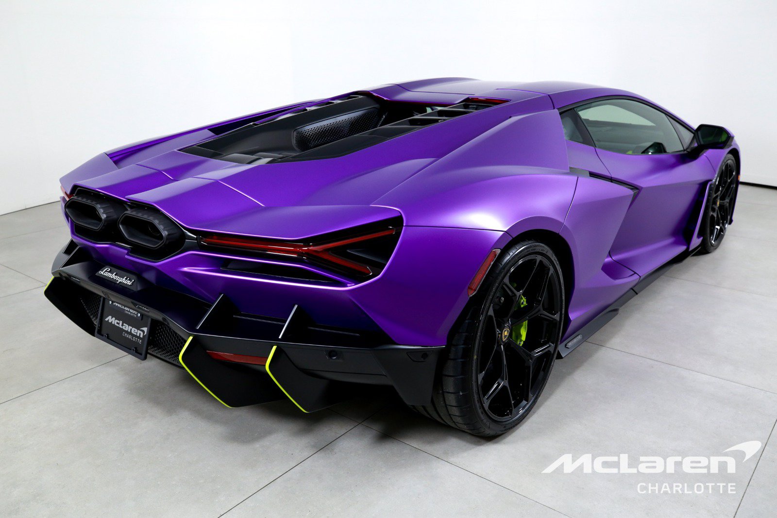 Used 2025 Lamborghini Revuelto AWD/4WD image 9