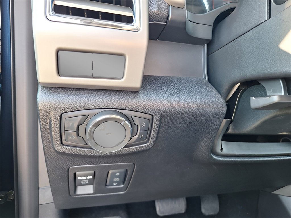 Used 2015 Ford F150 Lariat image 22