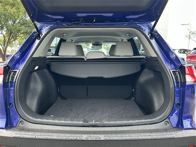 Used 2025 Toyota Corolla Cross LE image 28