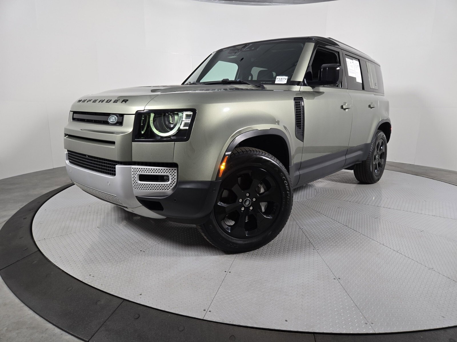 Used 2023 Land Rover Defender 110 SE image 1