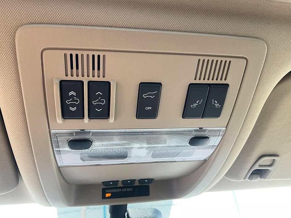 Used 2009 Cadillac Escalade AWD image 22