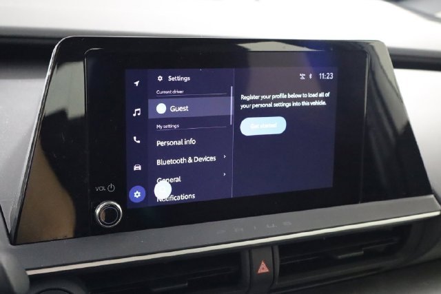 Used 2025 Toyota Prius LE FWD image 34