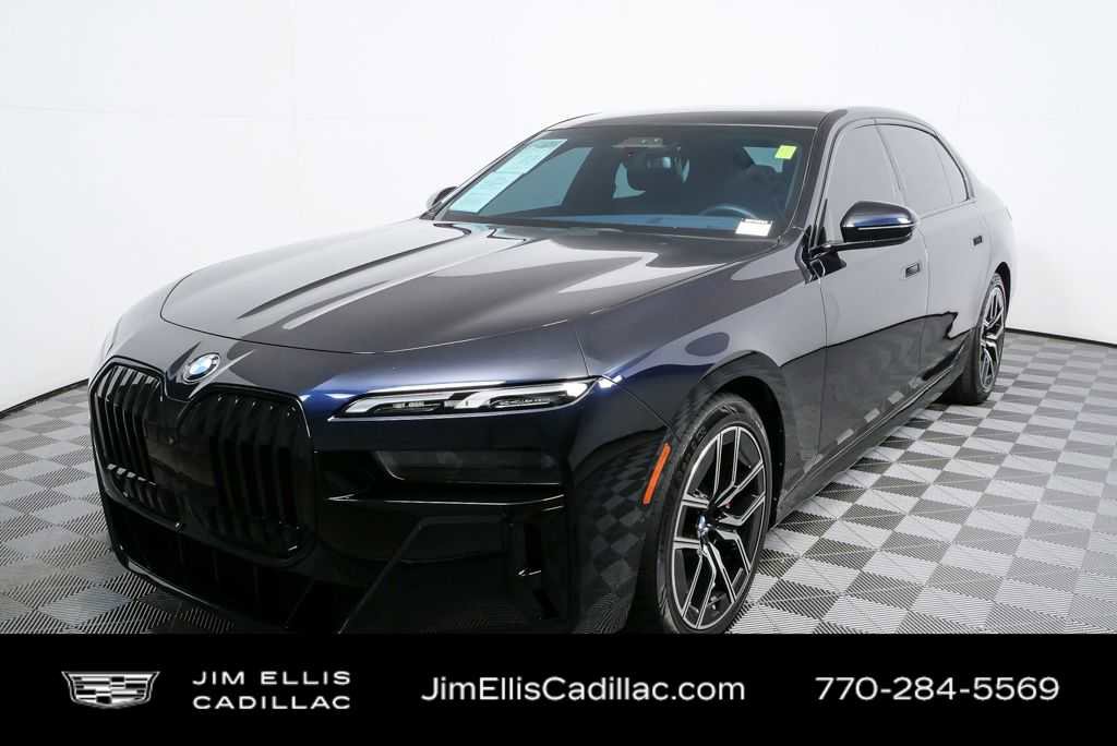 Used 2023 BMW 760i xDrive image 25