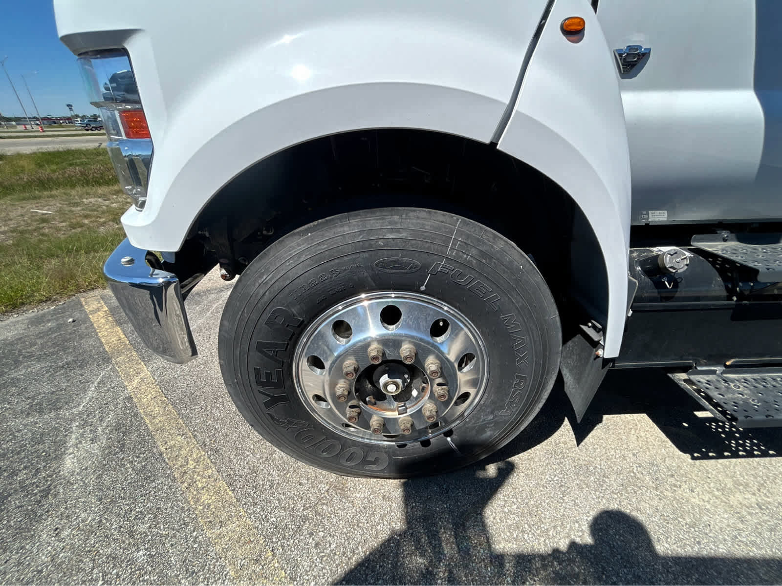 Used 2023 Ford F650 2WD Crew Cab Super Duty image 32