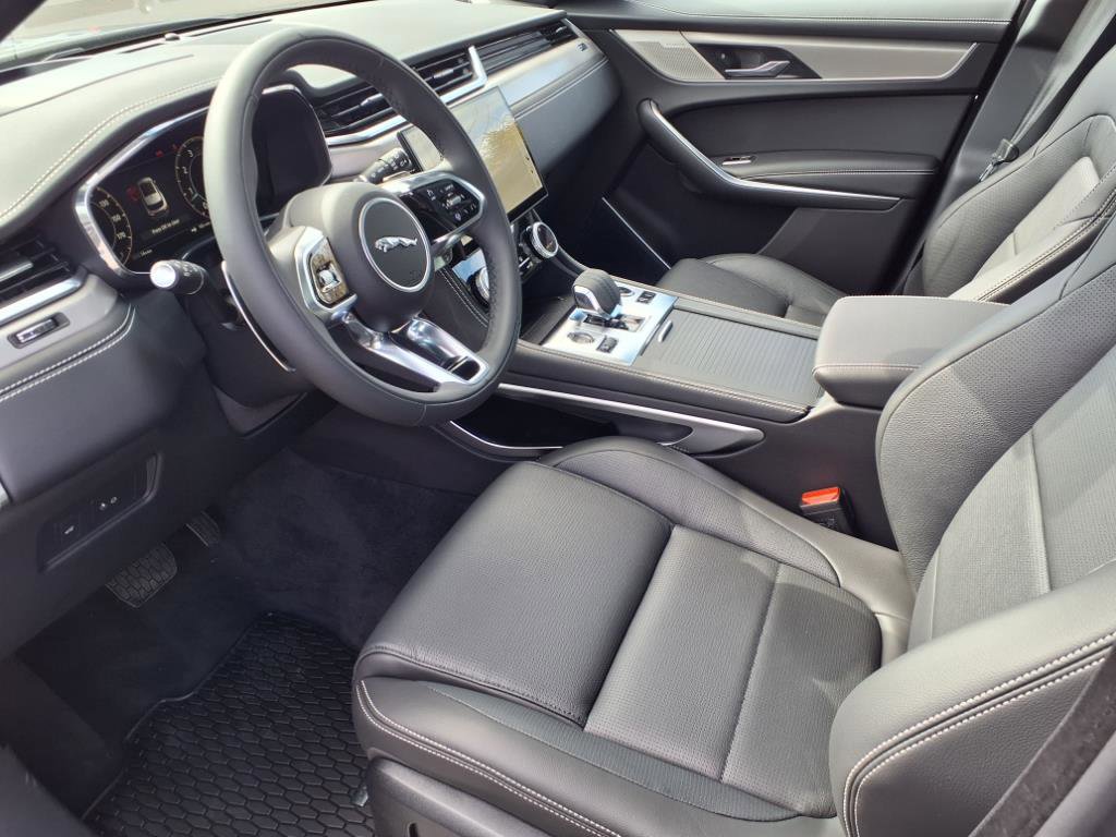 New 2026 Jaguar F-PACE R-Dynamic S image 17