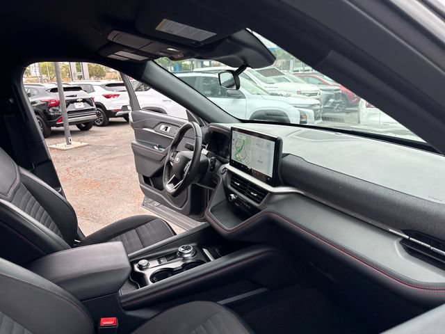 Used 2025 Ford Explorer ST-Line w/ ST-Line Street Pack AWD/4WD image 31