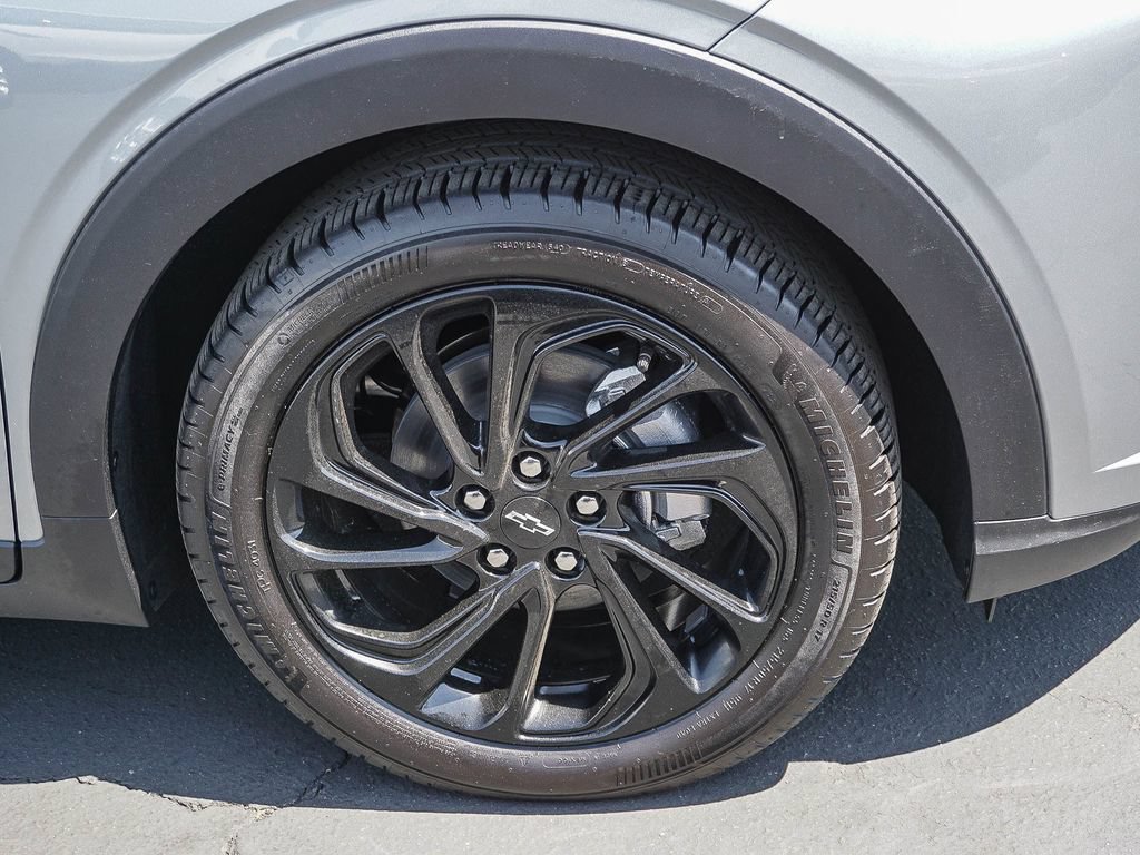 New 2027 Chevrolet Bolt RS w/ Technology Package FWD image 9