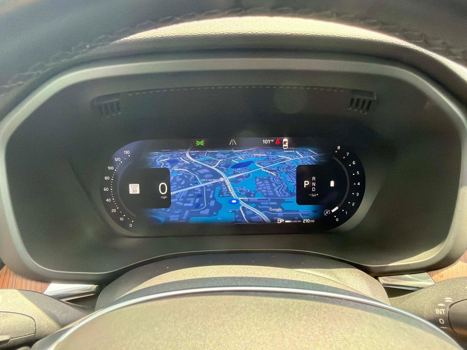 Certified 2024 Volvo XC60 B5 Plus w/ Protection Package Premier AWD/4WD image 29