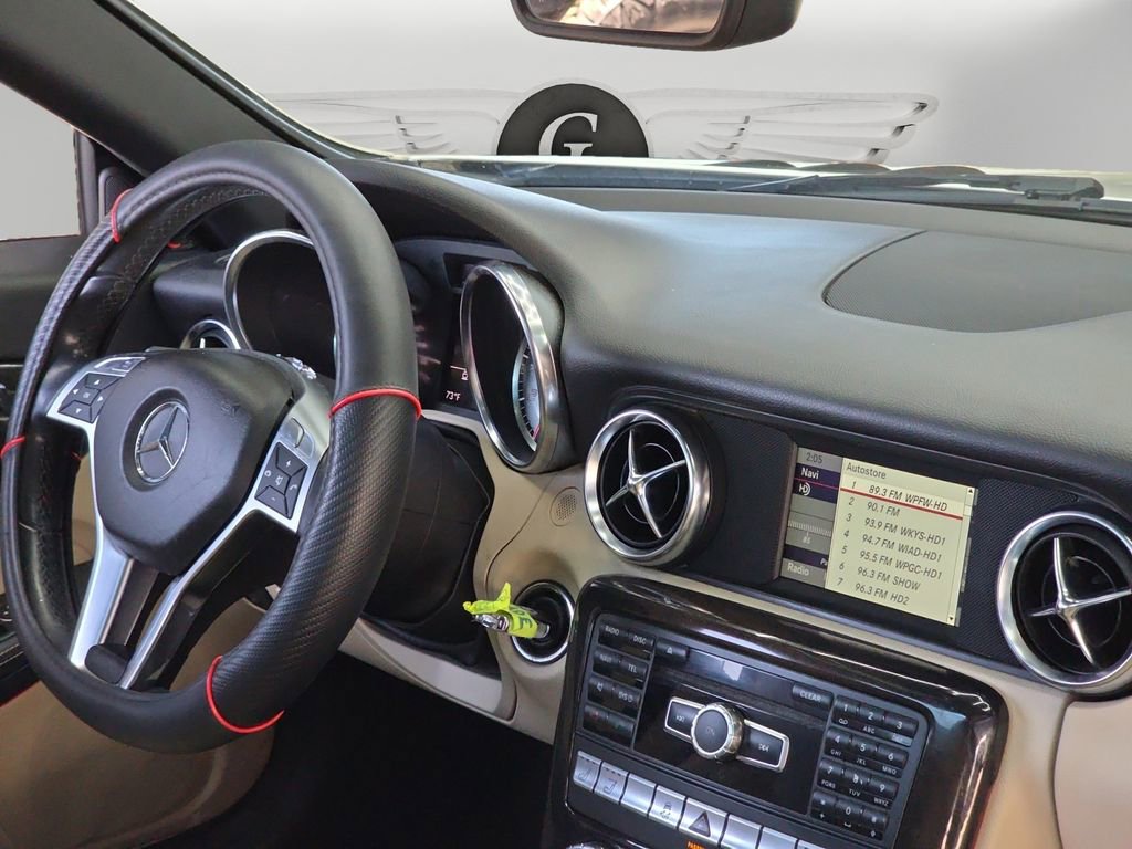 Used 2013 Mercedes-Benz SLK 250 image 21