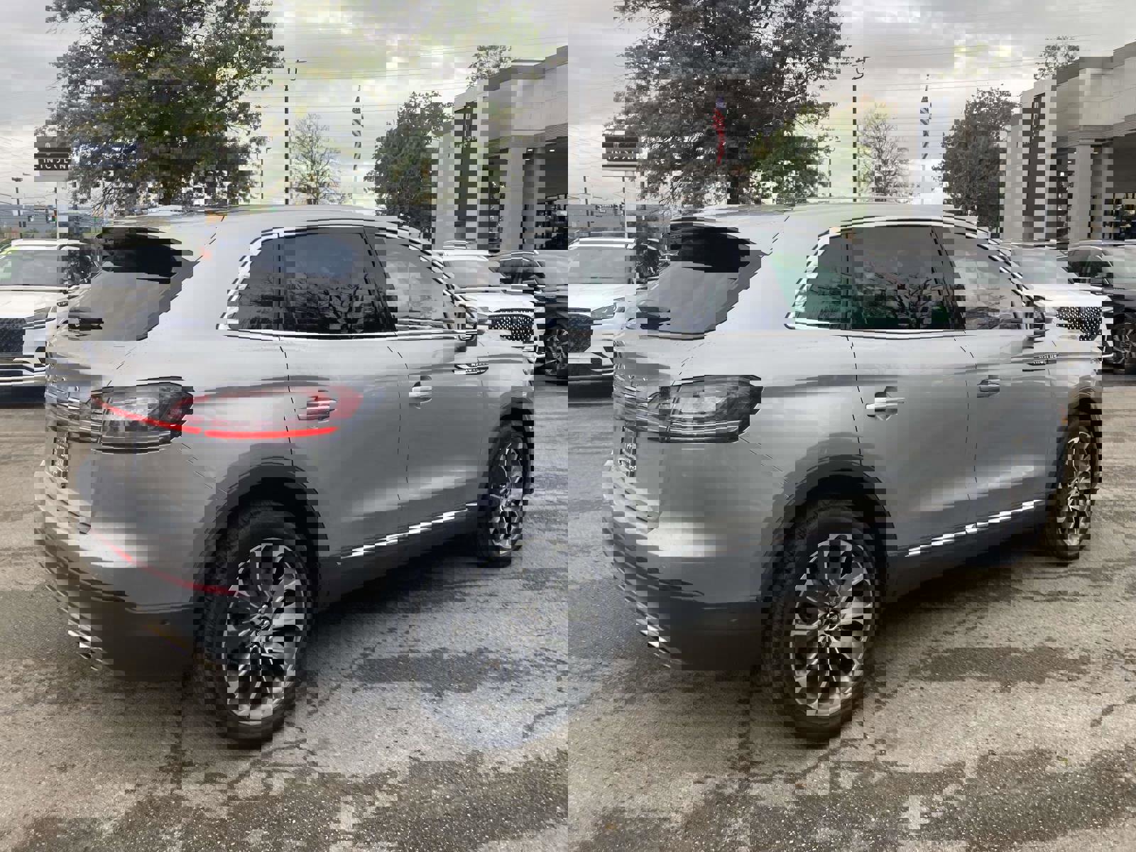 Certified 2022 Lincoln Nautilus Reserve w/ Equipment Group 201A image 3