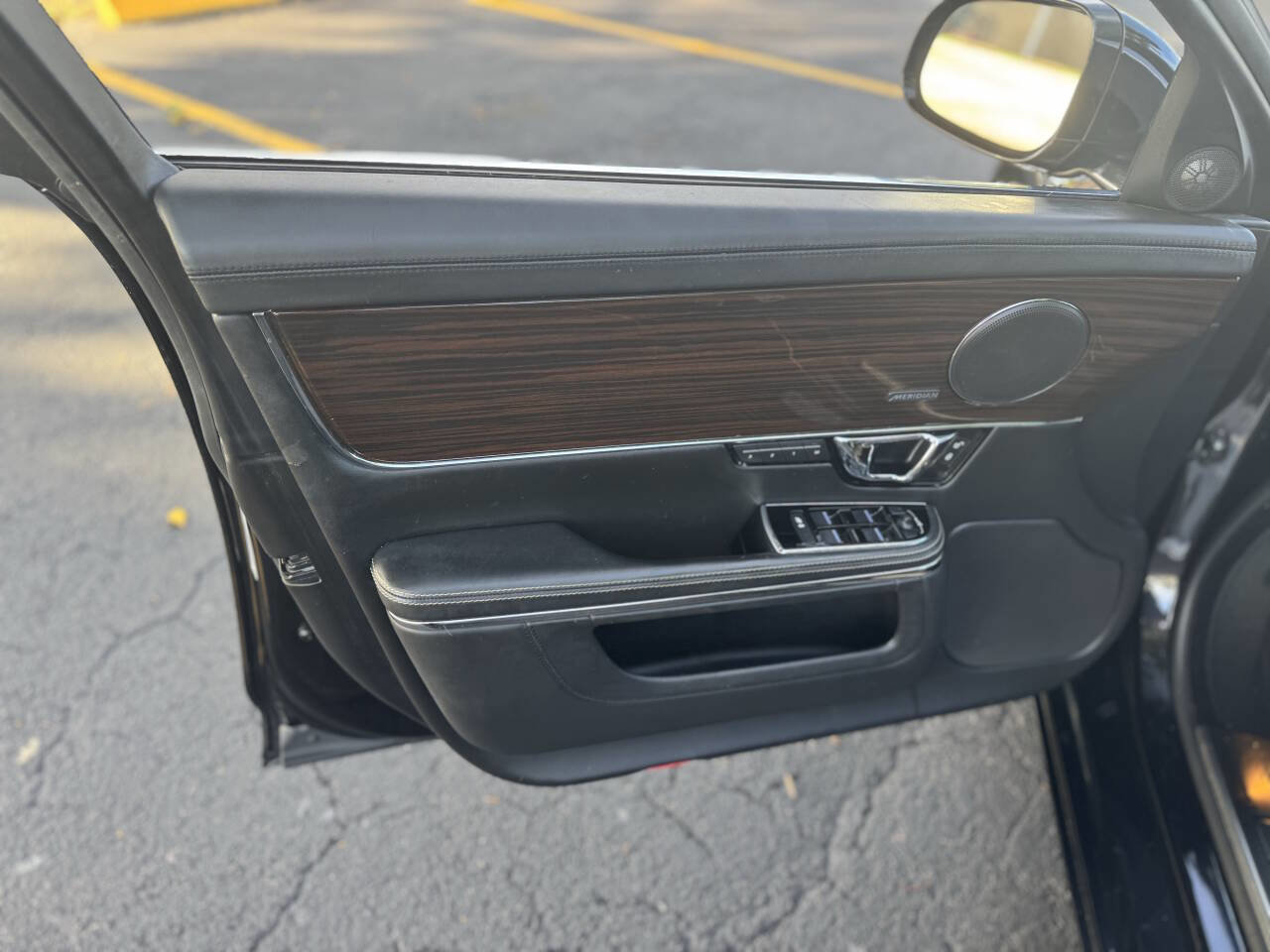 Used 2014 Jaguar XJ L Portfolio image 10