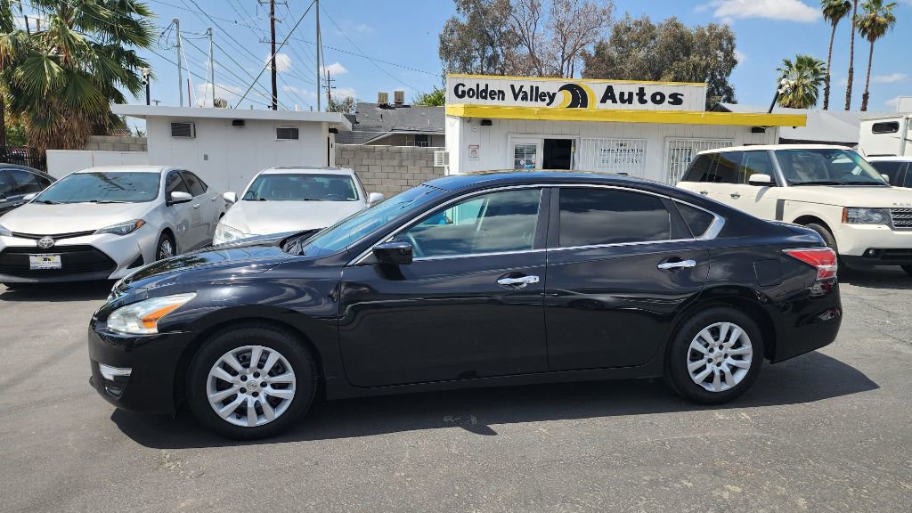 Used 2015 Nissan Altima 2.5 S w/ Power Driver Seat Package FWD image 2