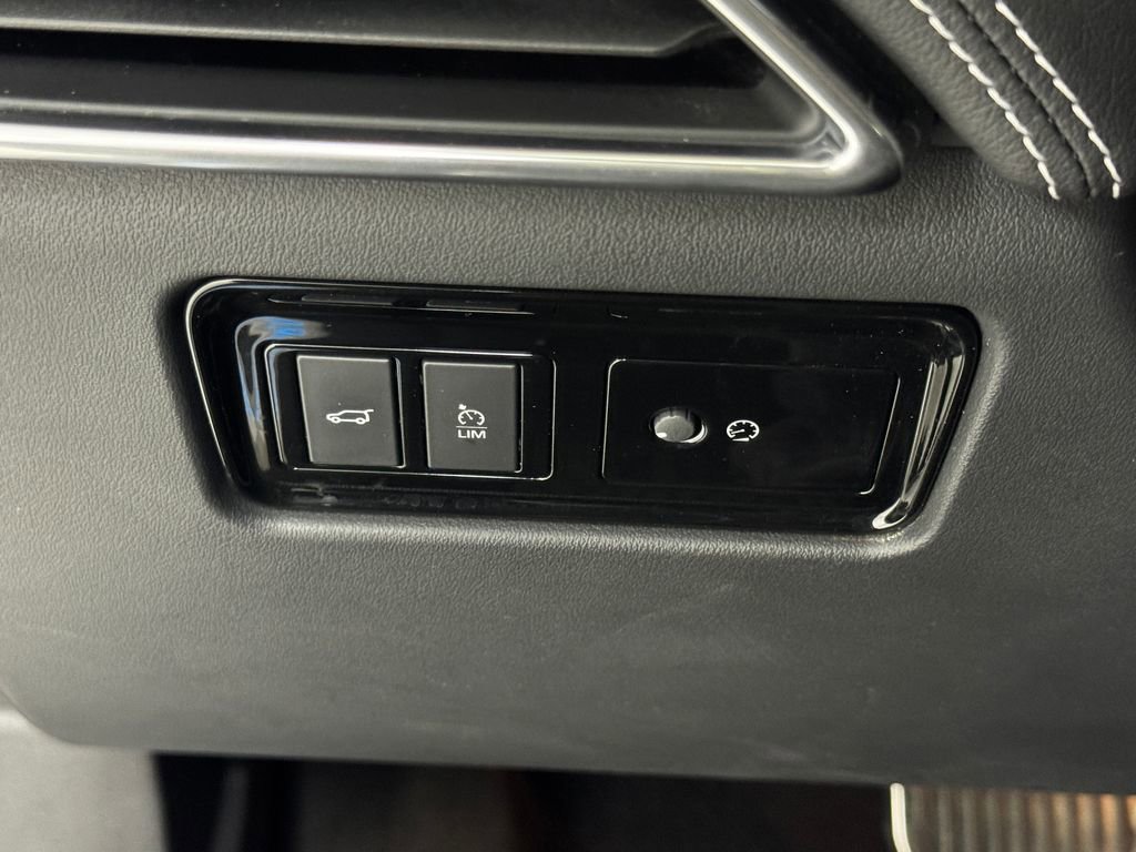 Used 2020 Jaguar F-PACE S image 23