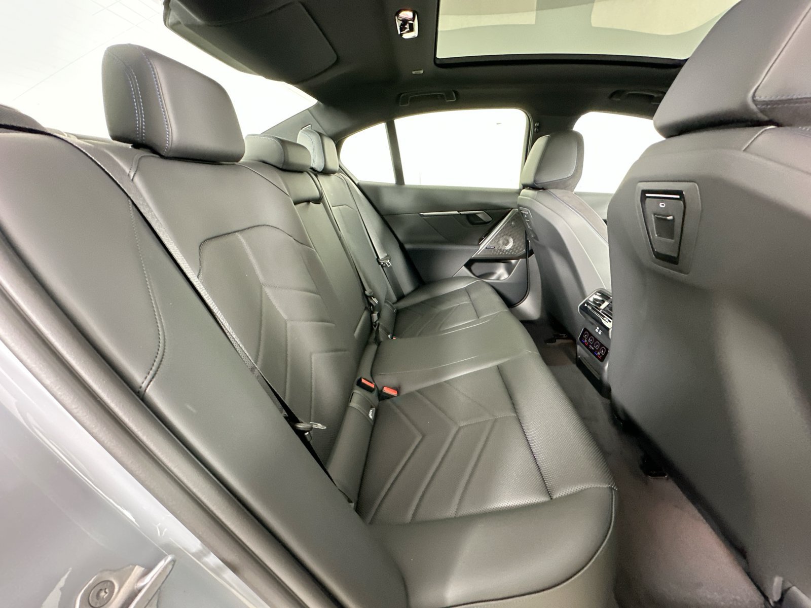 New 2027 BMW 530i xDrive w/ M Sport Package AWD/4WD image 42