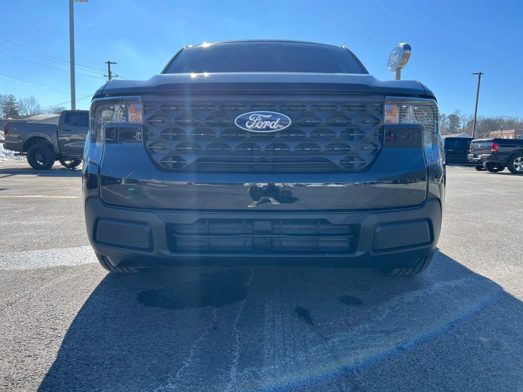Used 2025 Ford Maverick XL image 3