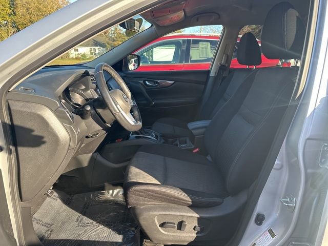 Used 2018 Nissan Rogue SV image 13
