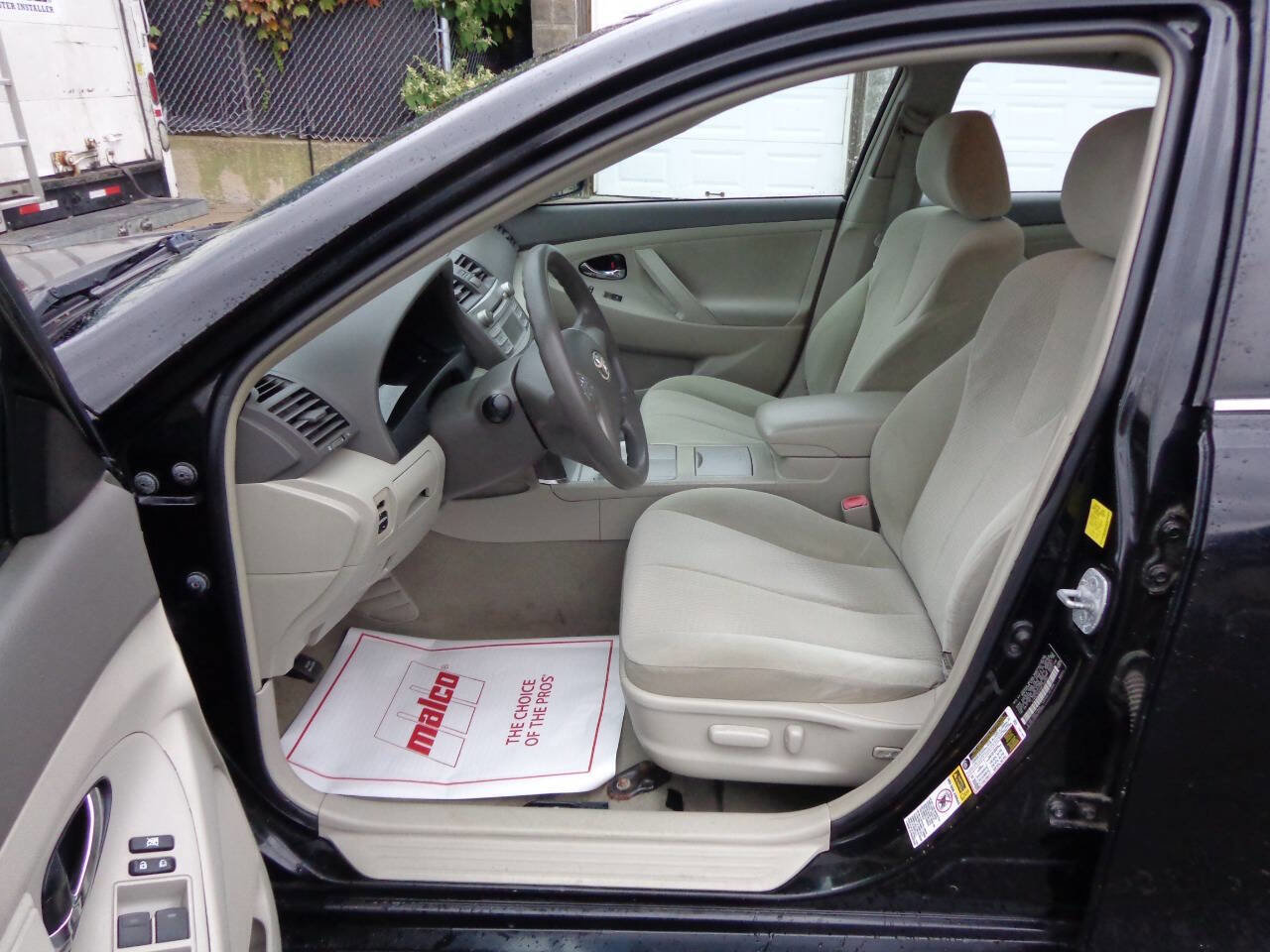 Used 2011 Toyota Camry LE image 26