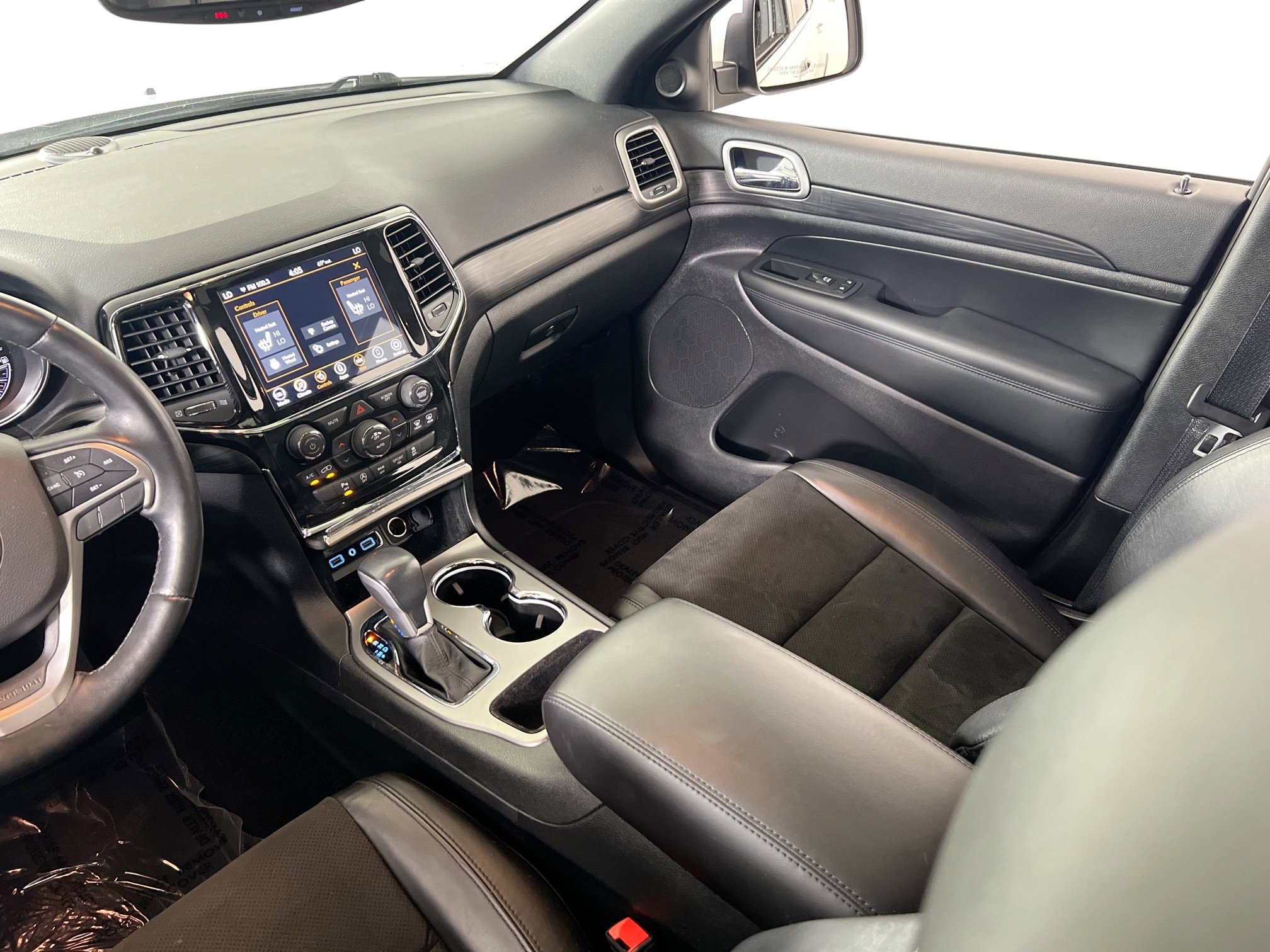 Used 2022 Jeep Grand Cherokee Laredo X image 23