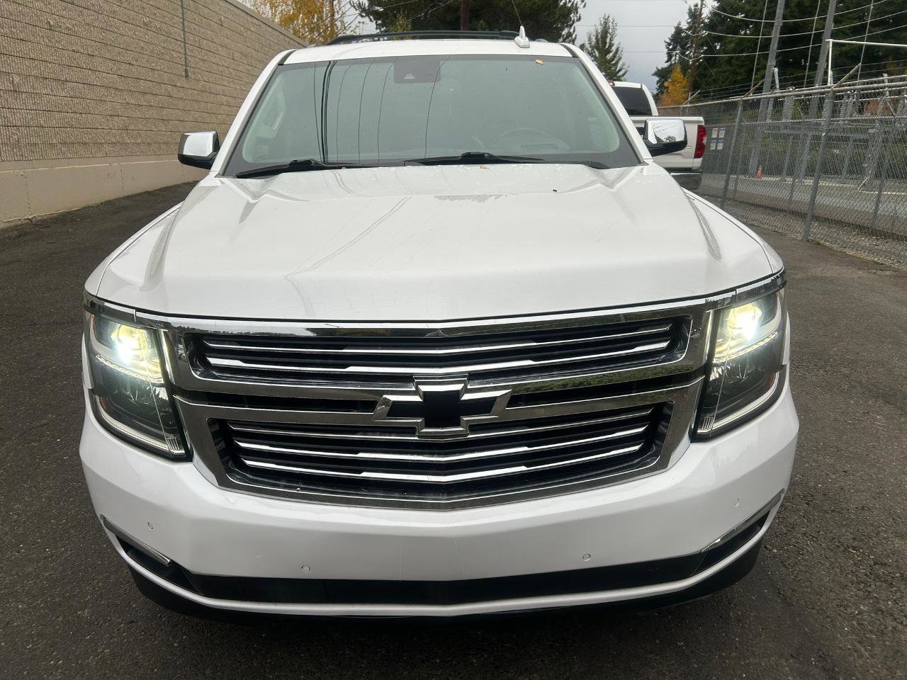 Used 2019 Chevrolet Suburban Premier w/ Max Trailering Package AWD/4WD image 2