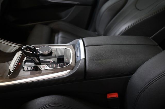 Used 2022 BMW X5 xDrive40i w/ Parking Assistance Package image 26