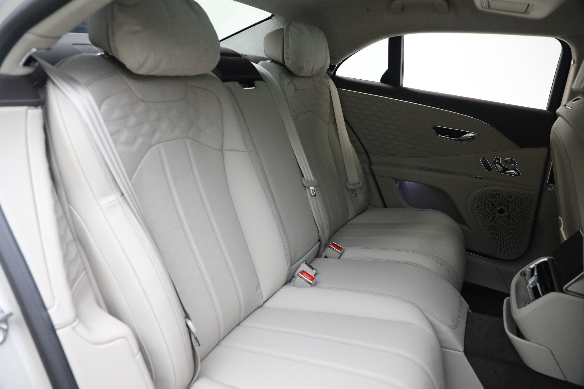 New 2025 Bentley Flying Spur Plug-In Hybrid image 28