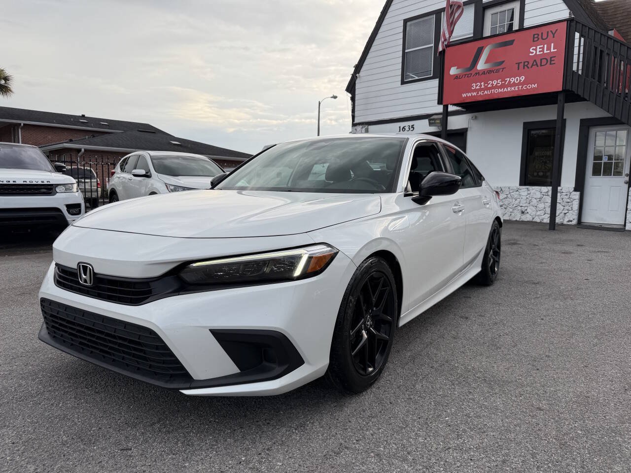 Used 2023 Honda Civic Sport image 2