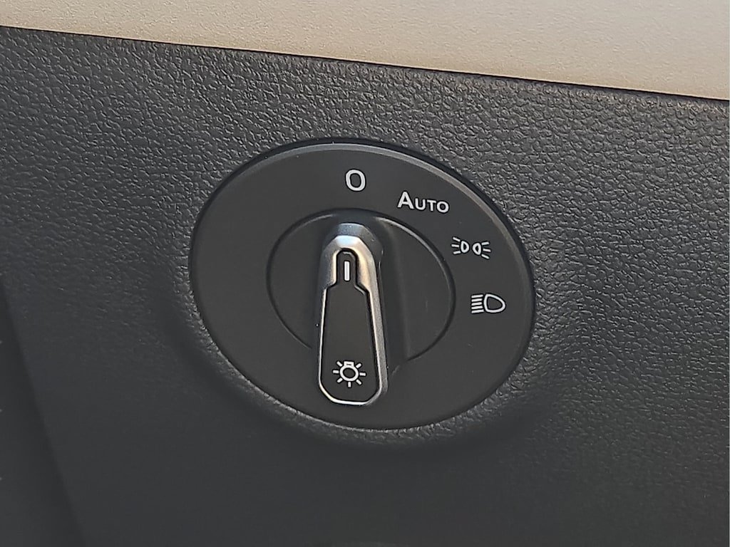 New 2026 Volkswagen Taos SE FWD image 21