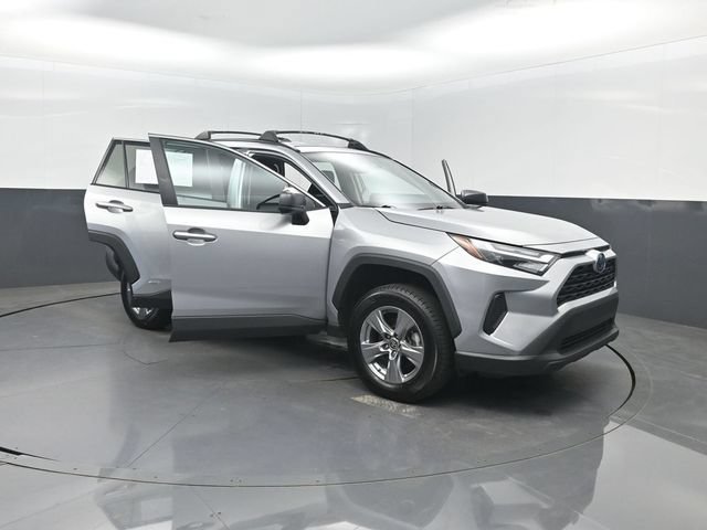 Used 2023 Toyota RAV4 LE AWD/4WD image 33