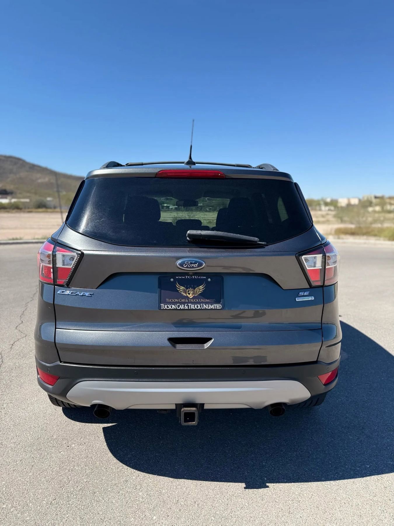 Used 2018 Ford Escape SE w/ Ford Safe & Smart Package image 4