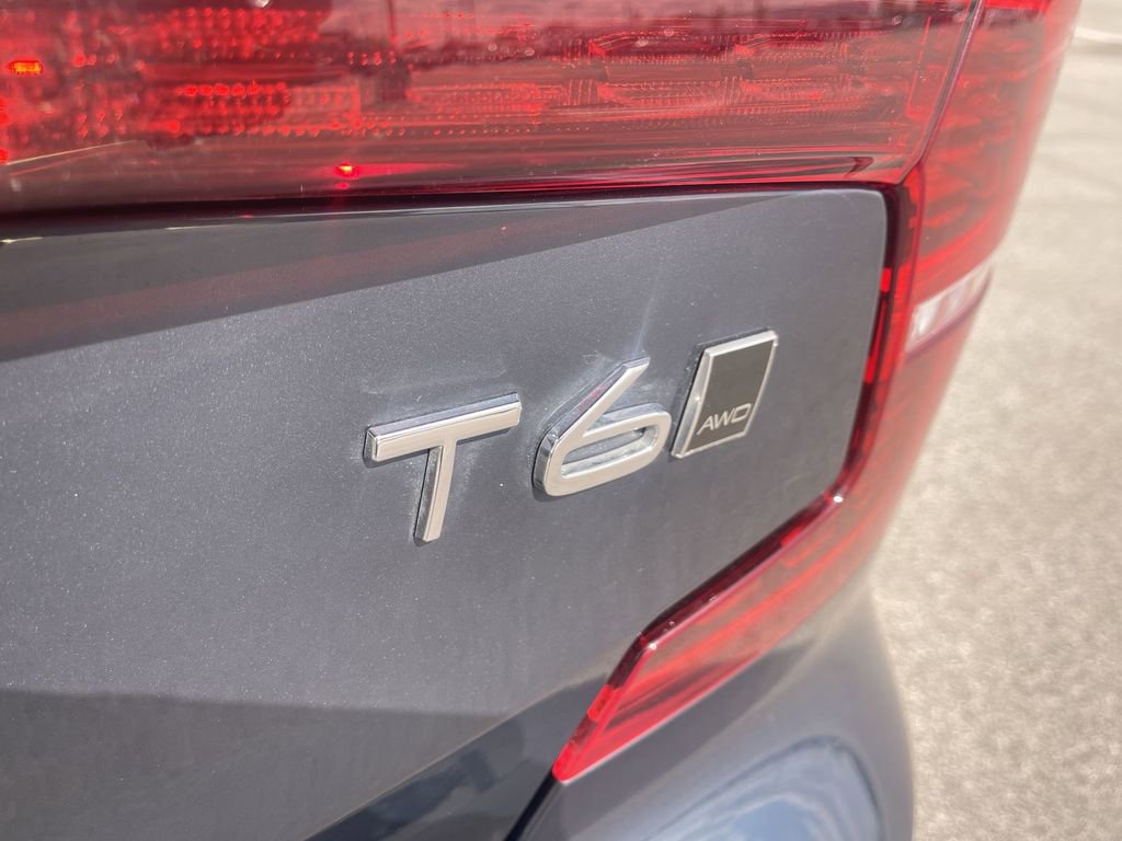Used 2019 Volvo S60 T6 Momentum w/ Multimedia Package AWD/4WD image 14