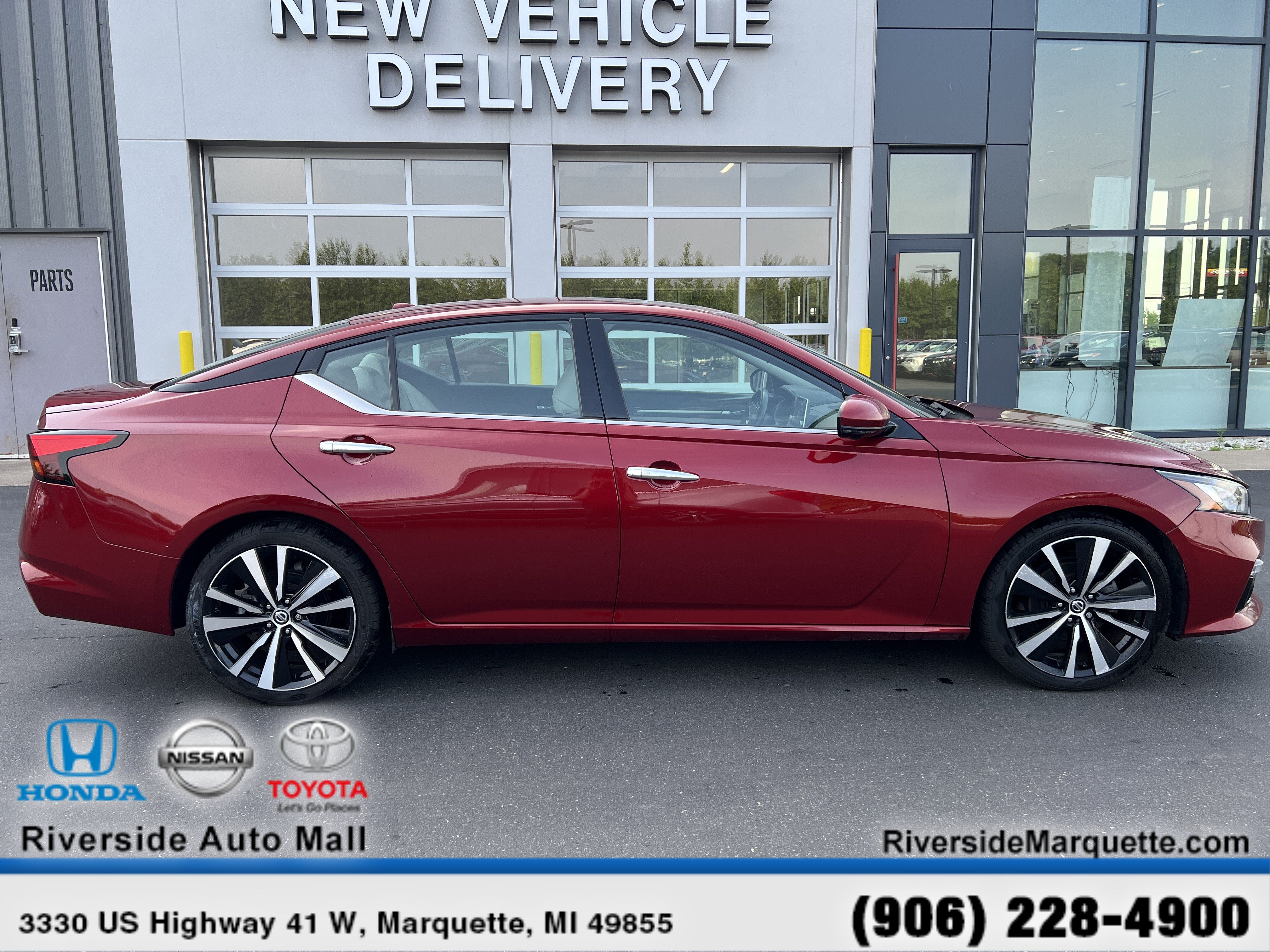 Used 2019 Nissan Altima 2.5 Platinum FWD image 10