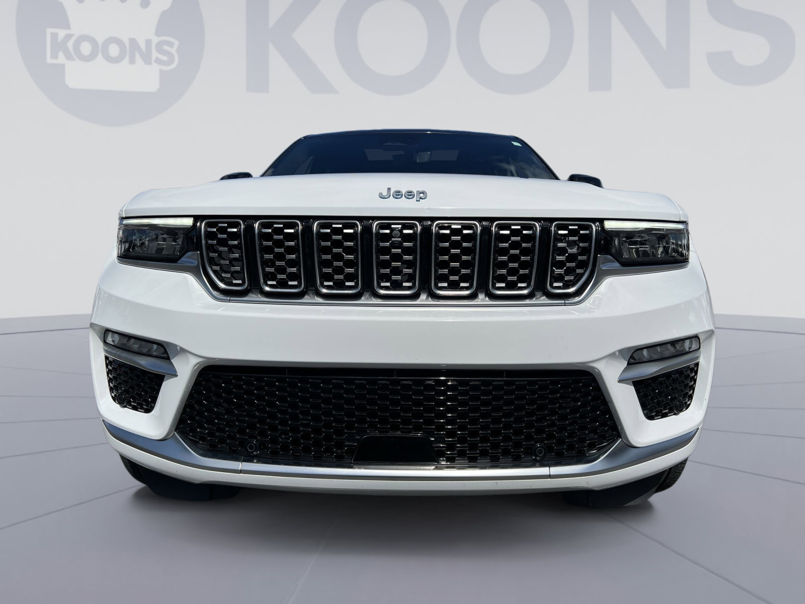 Used 2023 Jeep Grand Cherokee Summit AWD/4WD image 11