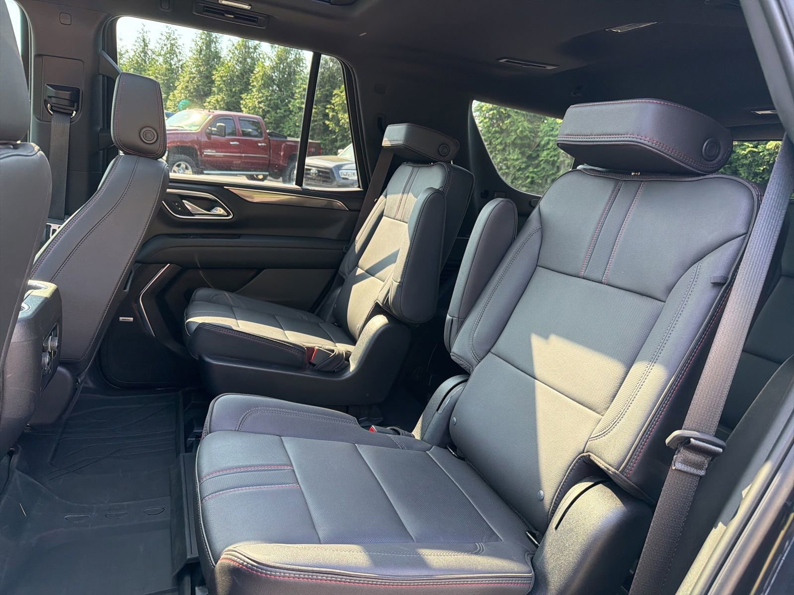 Used 2023 Chevrolet Tahoe RST w/ Luxury Package AWD/4WD image 24