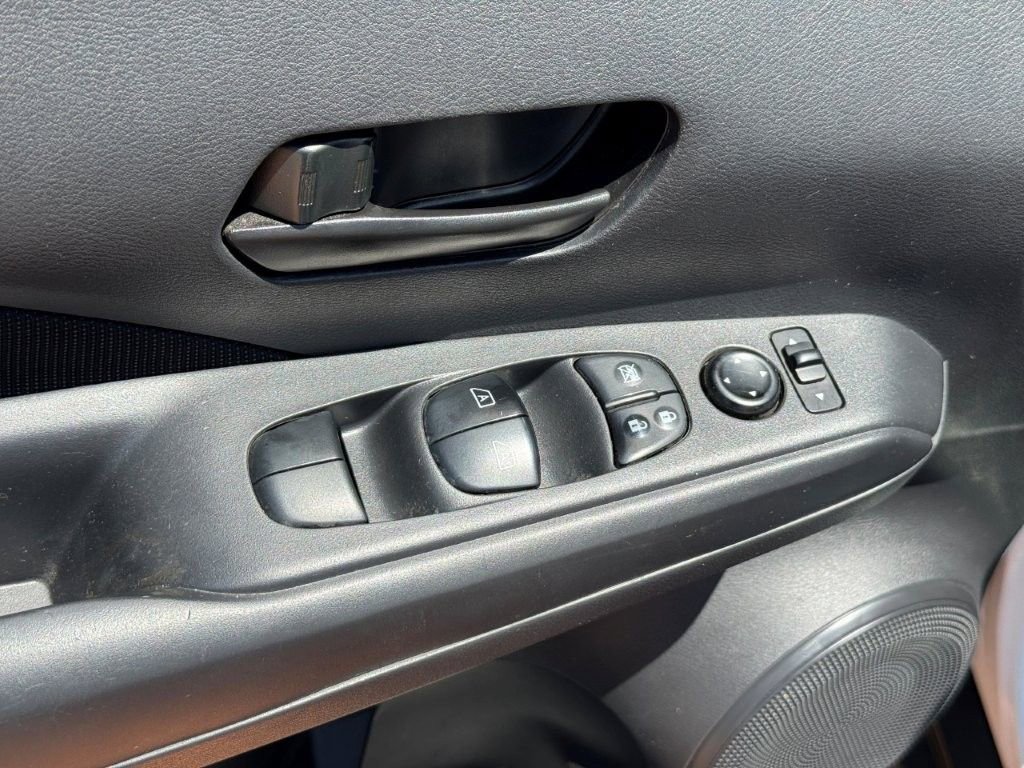 Used 2022 Nissan Kicks S FWD image 10