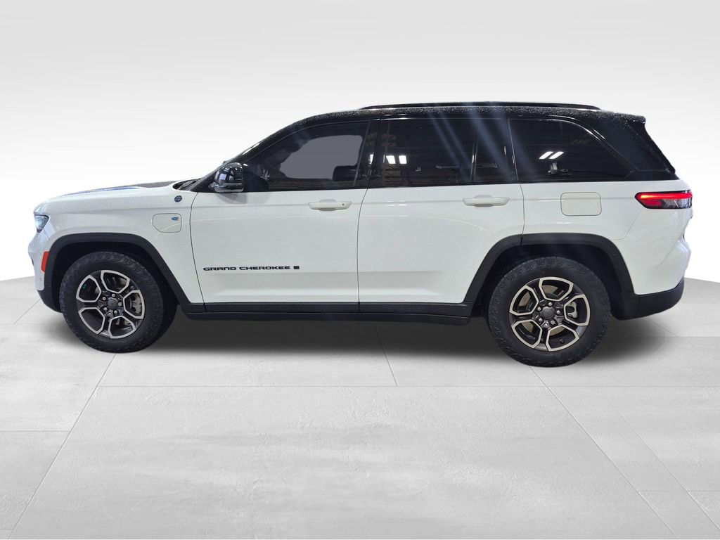 Used 2022 Jeep Grand Cherokee Trailhawk w/ Advanced Protech Group II AWD/4WD image 3