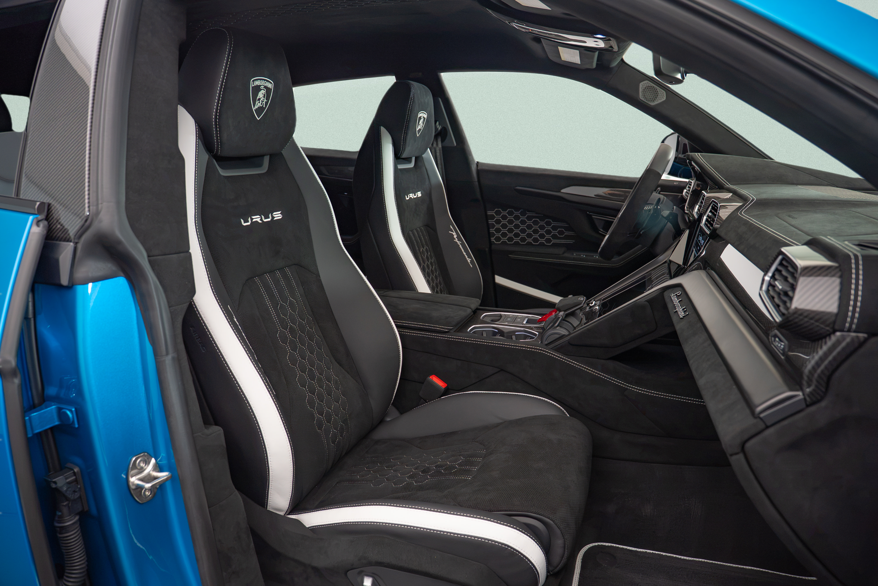 Used 2024 Lamborghini Urus Performante AWD/4WD image 10