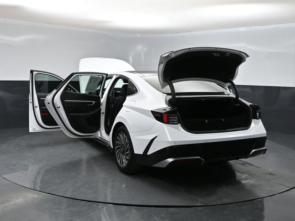 Used 2025 Hyundai Sonata Limited image 25