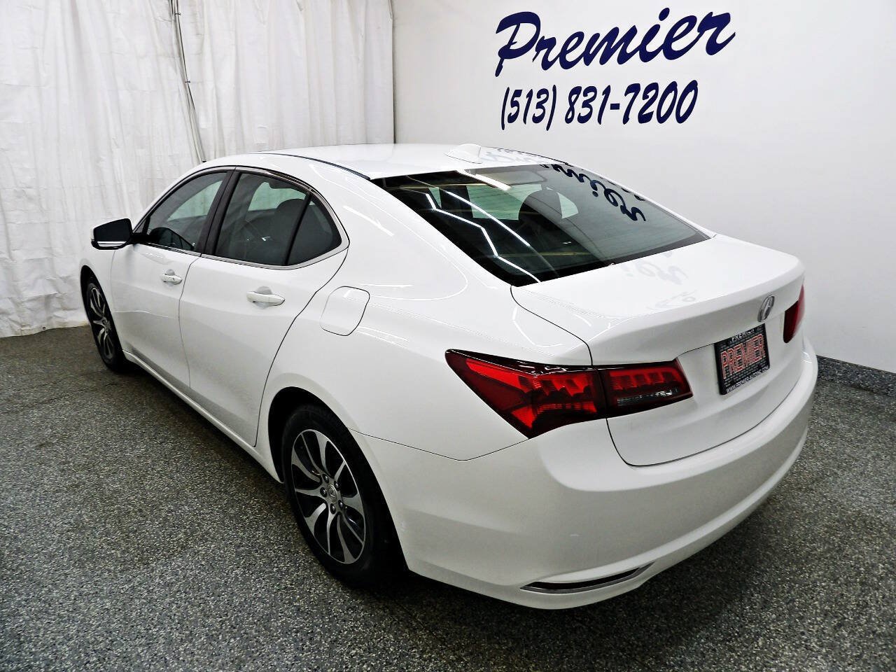 Used 2016 Acura TLX w/ Technology Package FWD image 4