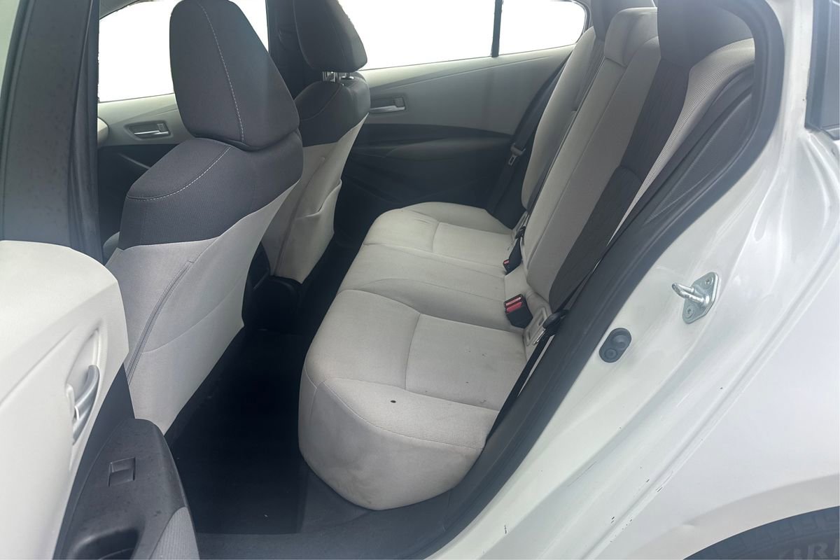 Used 2020 Toyota Corolla LE FWD image 10