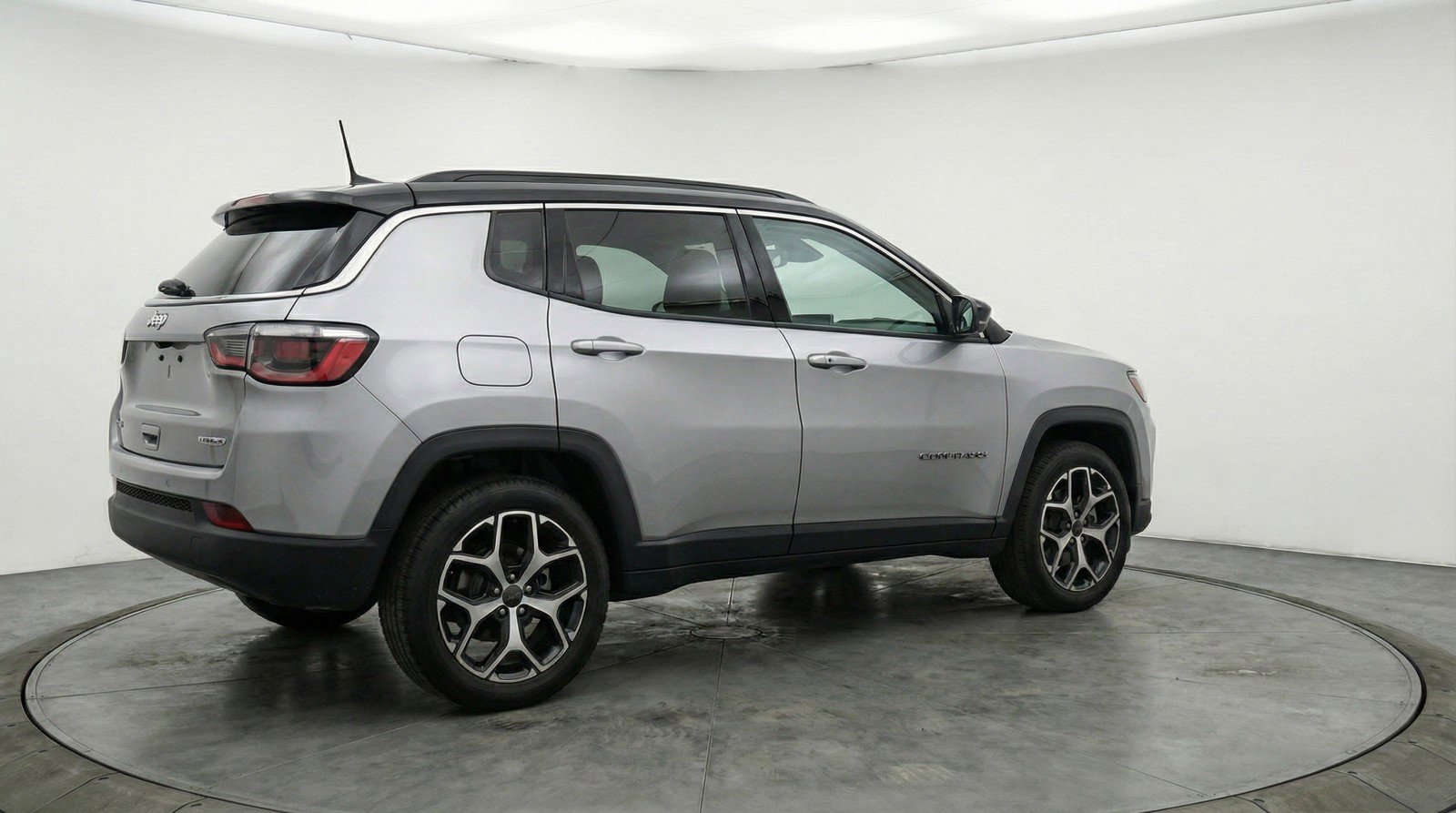 Used 2025 Jeep Compass Limited AWD/4WD image 9