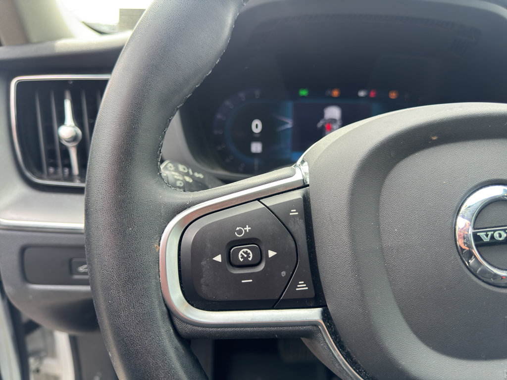 Used 2023 Volvo XC60 B5 Core w/ Climate Package image 11