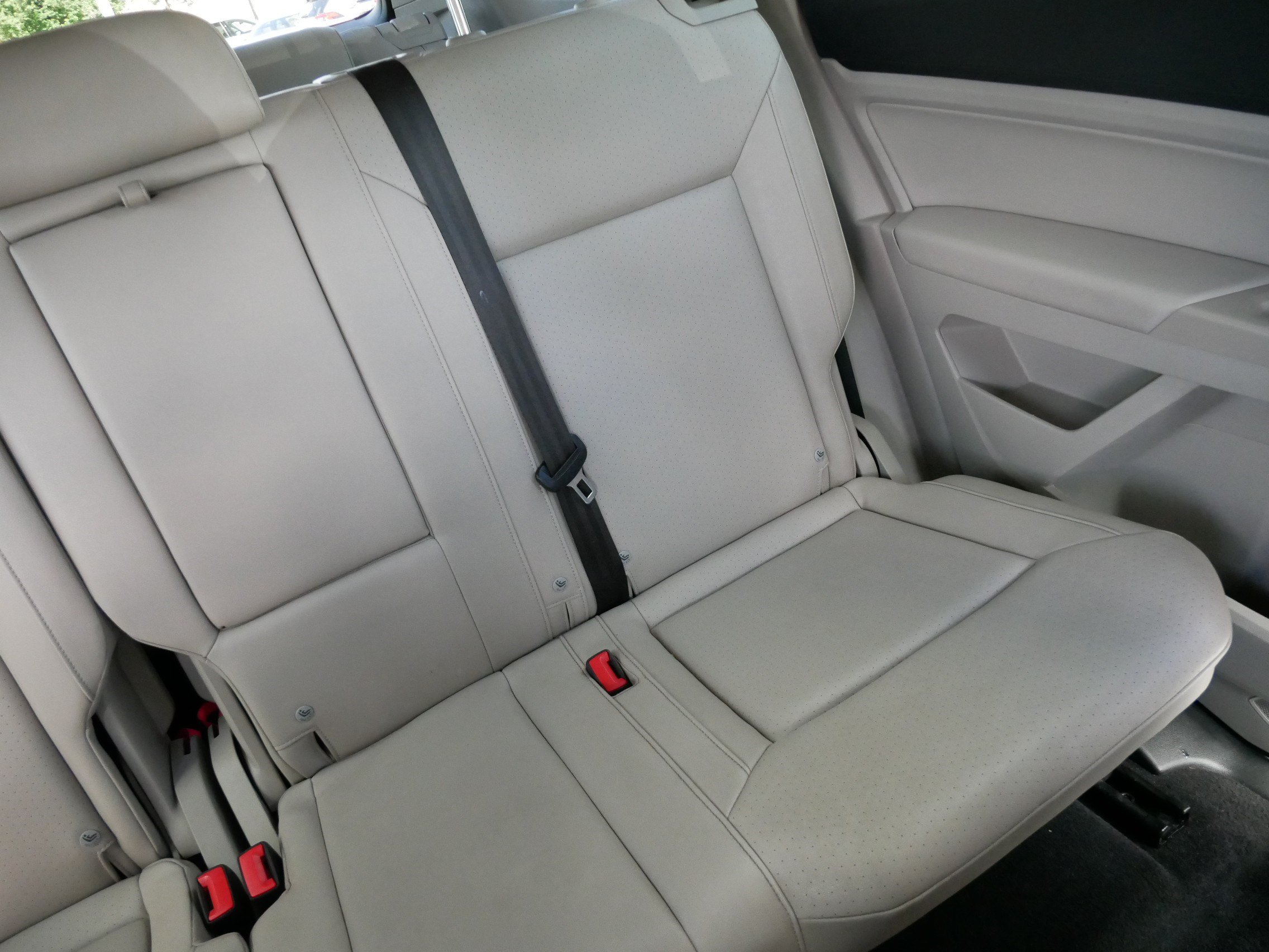 Used 2018 Volkswagen Atlas SE AWD/4WD image 14