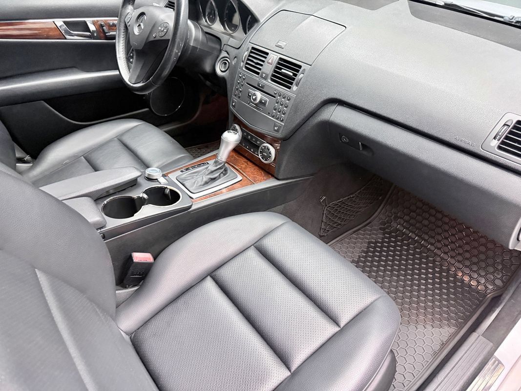 Used 2010 Mercedes-Benz C 300 4MATIC Sedan image 11