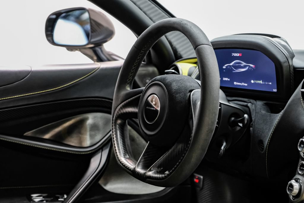 Used 2018 McLaren 720S Performance RWD image 14