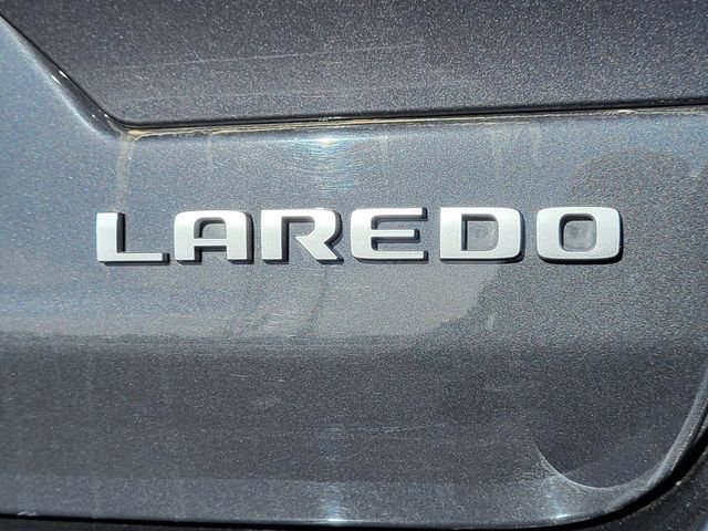 Certified 2025 Jeep Grand Cherokee Laredo image 9