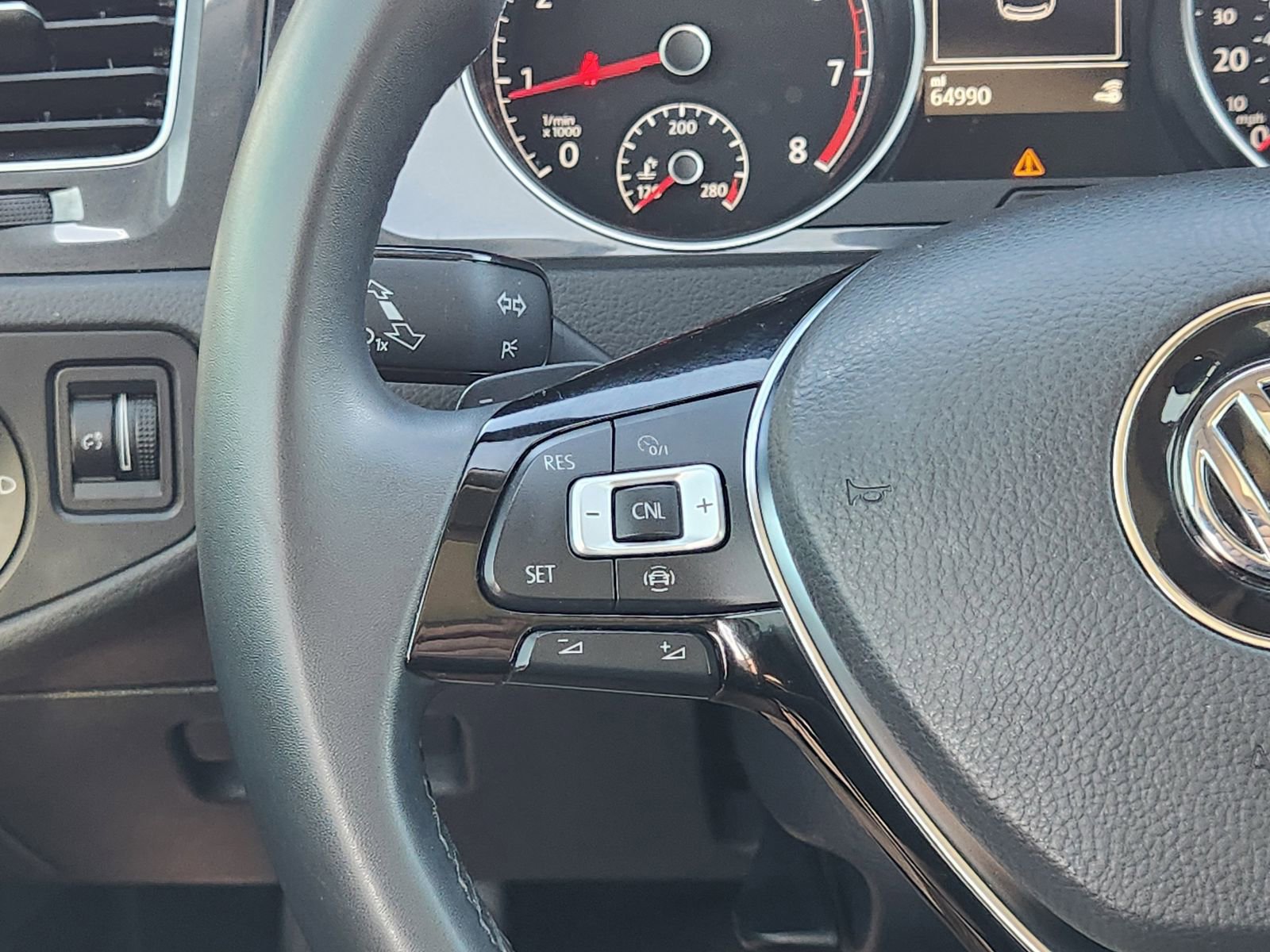 Used 2021 Volkswagen Golf 4-Door image 29