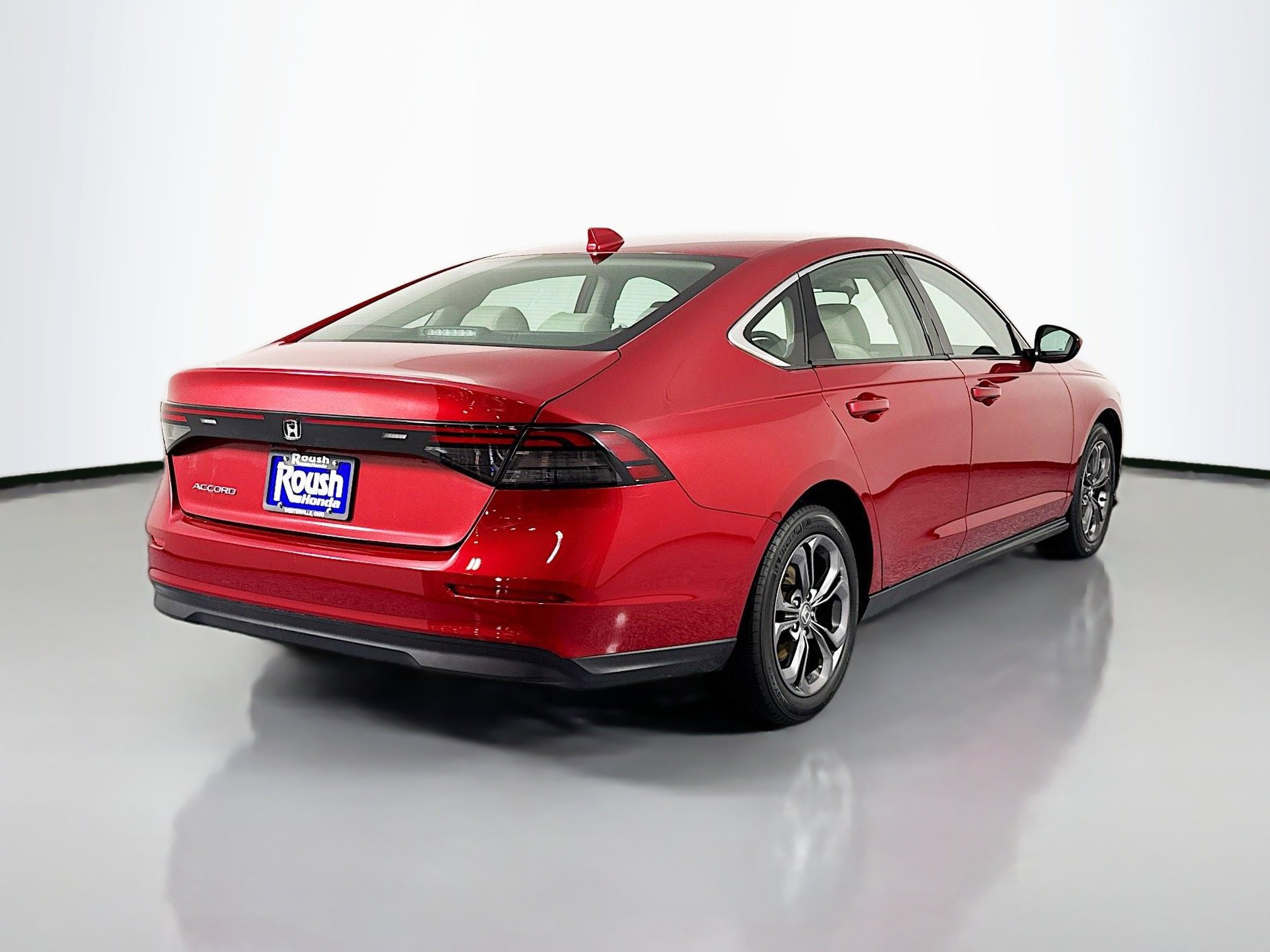 Certified 2023 Honda Accord EX image 5