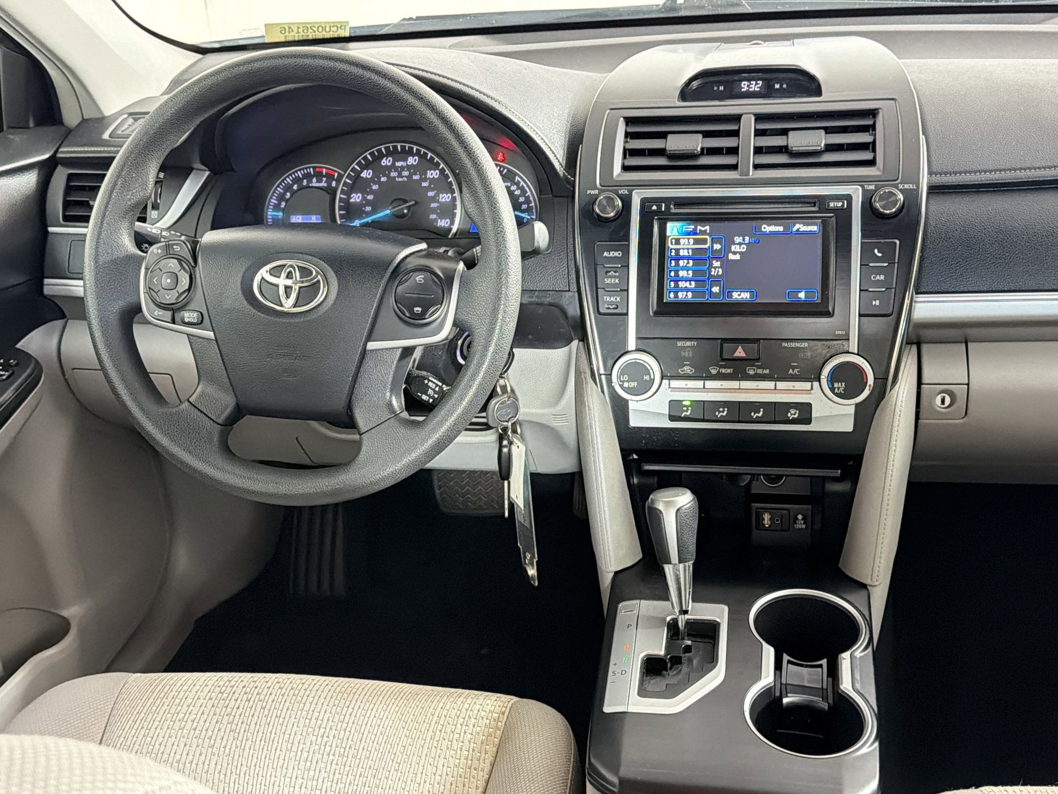 Used 2012 Toyota Camry LE image 24