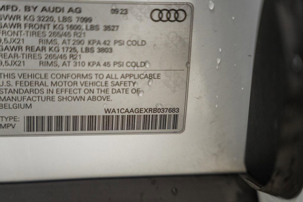 Used 2024 Audi Q8 e-tron Premium Plus image 40