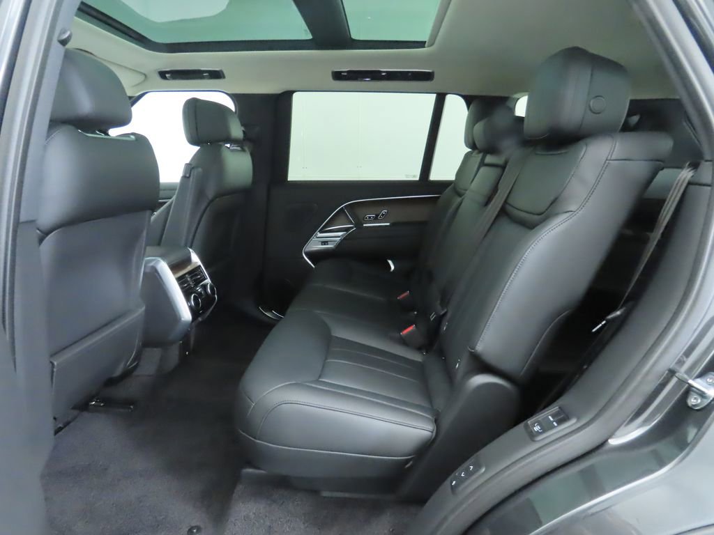 New 2025 Land Rover Range Rover Long Wheelbase SE image 22